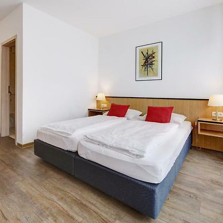 Airport-Hotel Stetten Лайнфельден-Эхтердинген Экстерьер фото